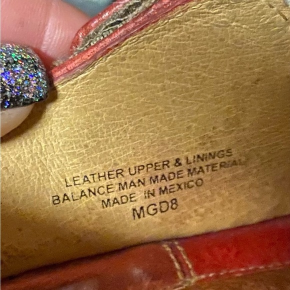 BORN Red Distressed Leather Mary Jane Flats Shoes 9.5 - Picture 8 of 10